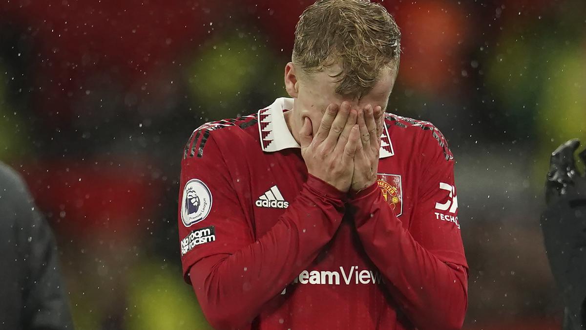 Van de Beek’s injury does not look good: Man United manager Ten Hag