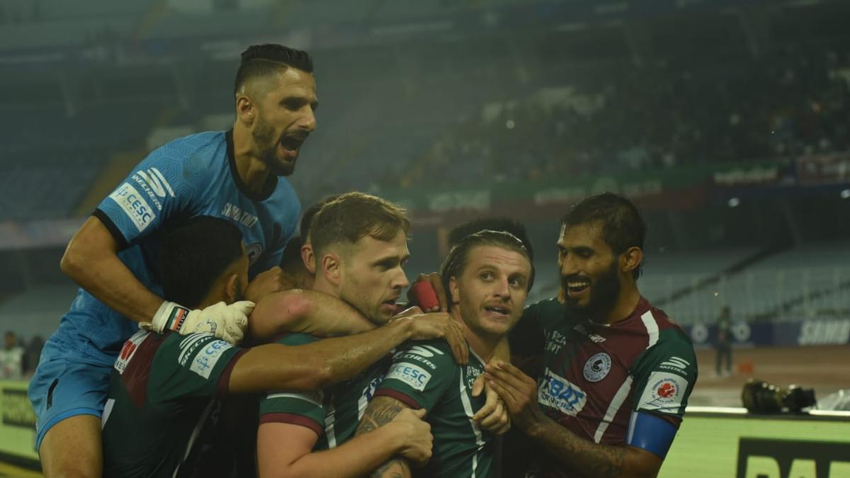 ISL 2024-25: Cummings strikes late to help Mohun Bagan beat Chennaiyin FC, climb table top