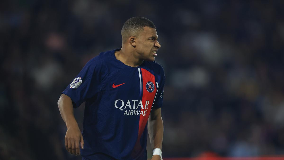 Kylian Mbappe injury ‘nothing serious’, says PSG coach Luis Enrique