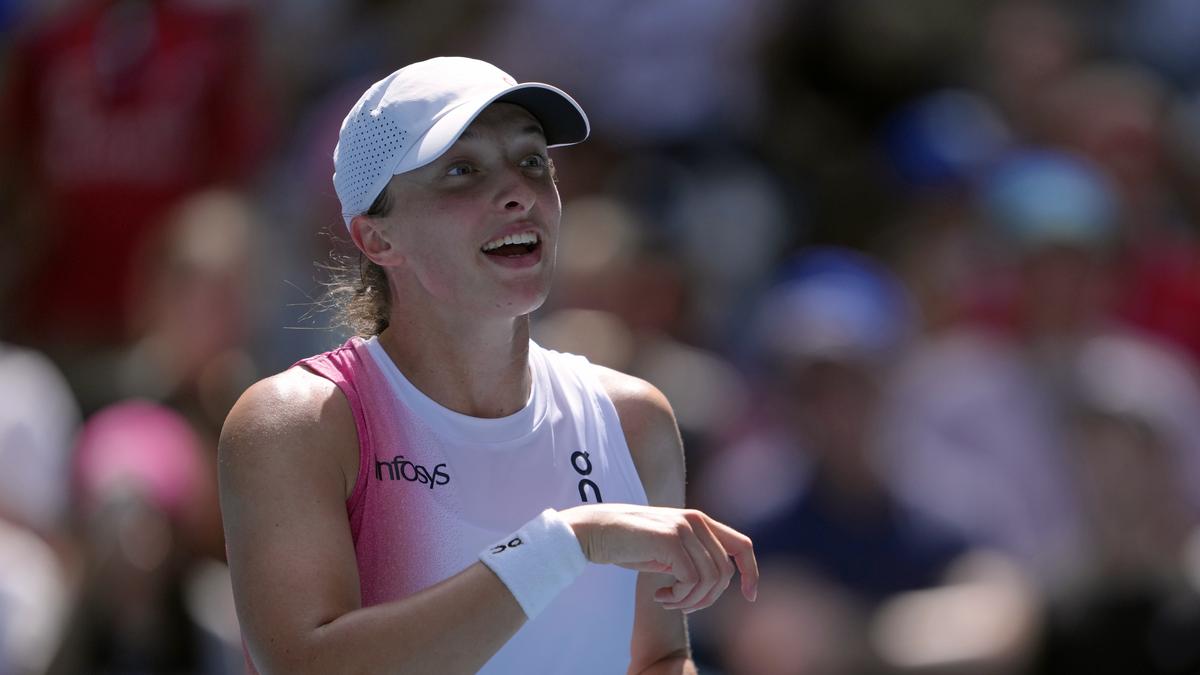 Australian Open 2025: Swiatek qualifies for second round after win against Siniakova