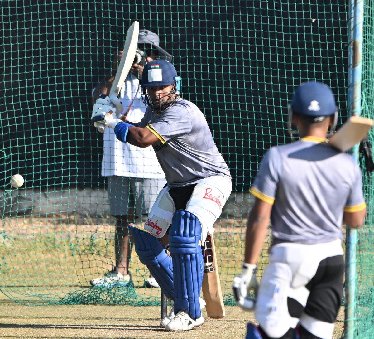 Sarfaraz knows his only way of making it back to the Indian dressing room is by piling on the runs and catching the attention of the selectors again. Sarfaraz knows his only way of making it back to the Indian dressing room is by piling on the runs and catching the attention of the selectors again.
