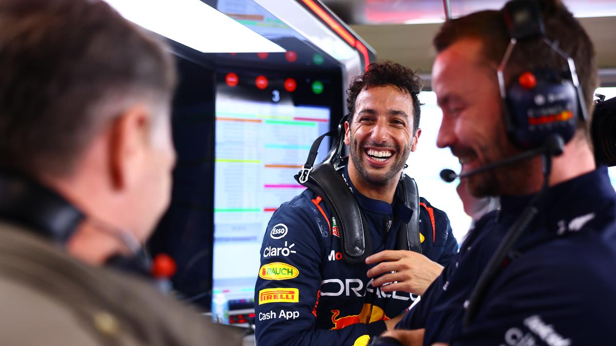 F1: Ricciardo takes De Vries’s seat at AlphaTauri for rest of season