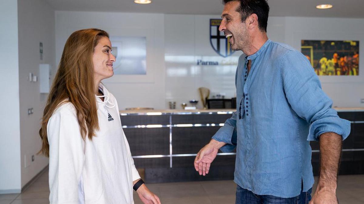 How Gianluigi Buffon helped Maria Sakkari in training