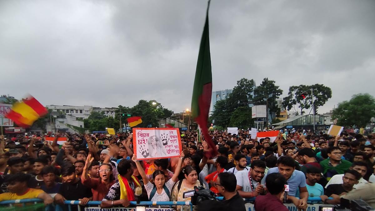 East Bengal, Mohun Bagan SG fans lathi charged in Kolkata during protests for rape-murder of RG Kar doctor