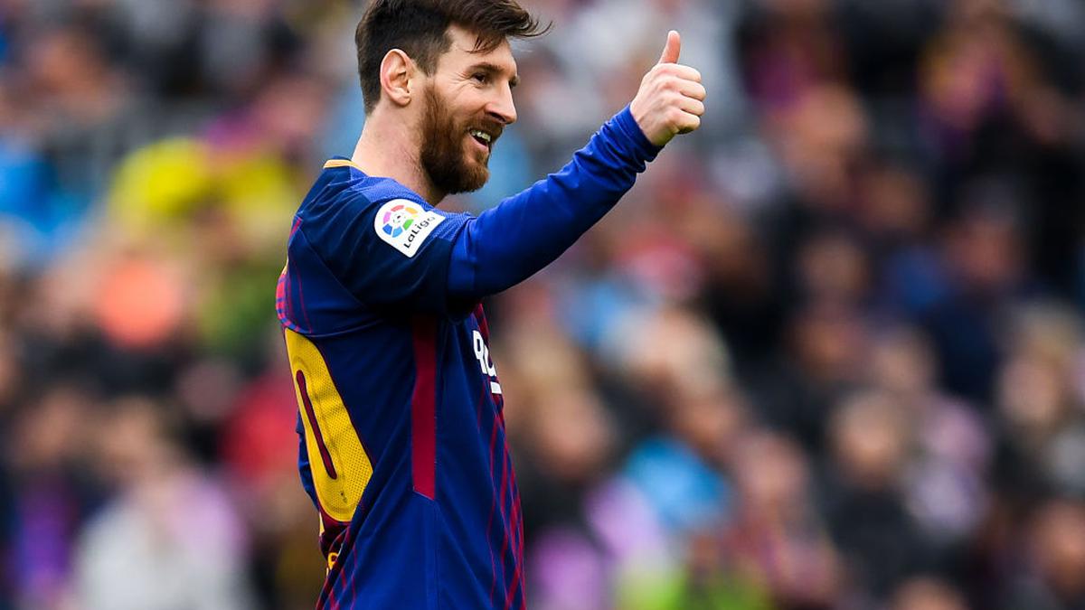 Messi backs social media boycott by English football