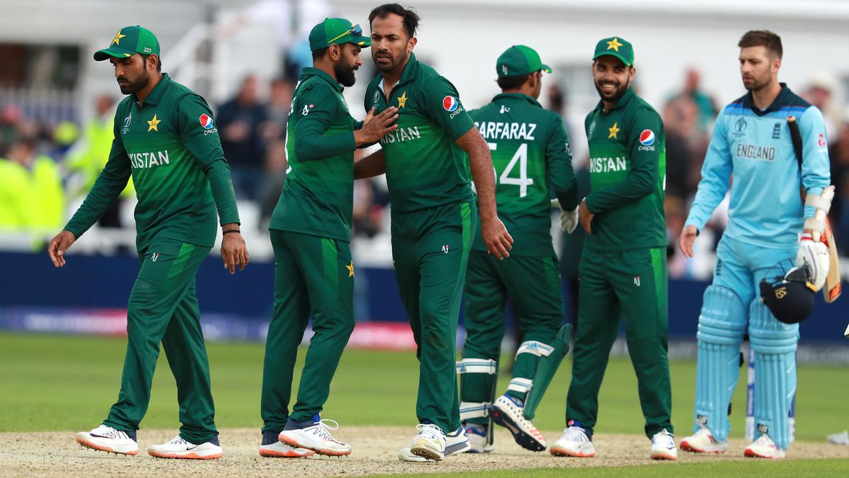 World Cup 2019: When umpires stopped Pakistan, England players from roughing up the ball