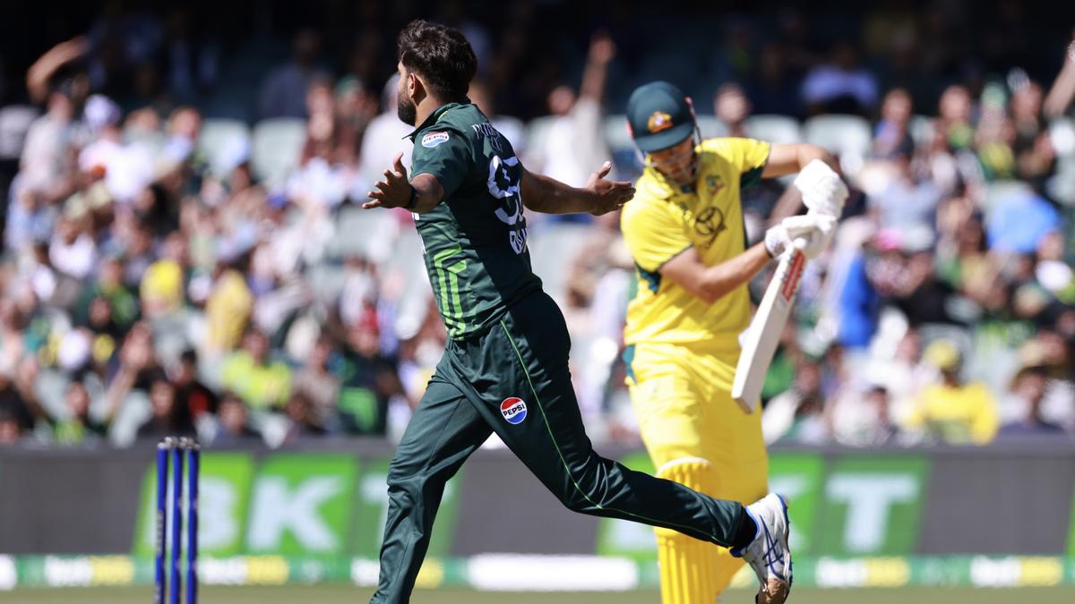 AUS vs PAK LIVE Score, 2nd ODI: Ayub, Shafique open for Pakistan in chase of 164