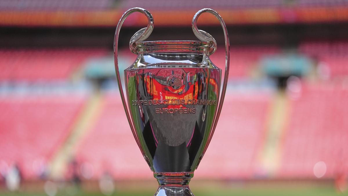 Quais equipes se classificaram para as oitavas de final da Liga dos Campeões da UEFA?