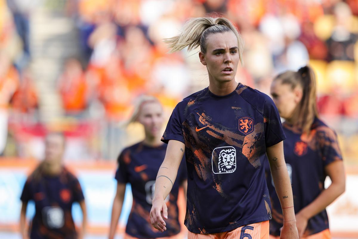 Woman footballer joins Dutch men's team - Sportstar