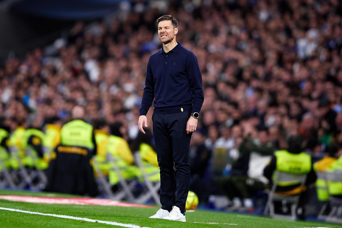 Alonso, ktorý sa svojimi trénerskými nápadmi tešil nebývalému úspechu v Bayer Leverkusen, sa snažil odpútať od legendárnej filozofie Madridu. 