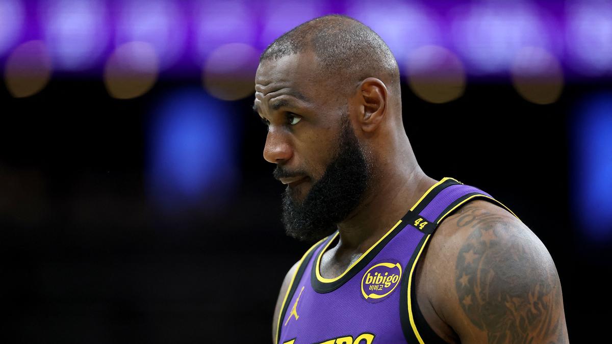 LeBron James still being evaluated for severity of groin injury, Doncic plays in Lakers vs Nets