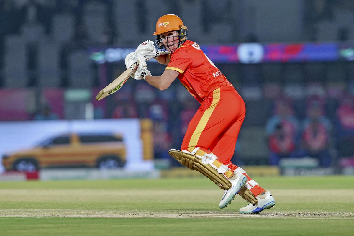 Giants rode on Beth Mooney’s 46-ball 58 to reach a competitive total.