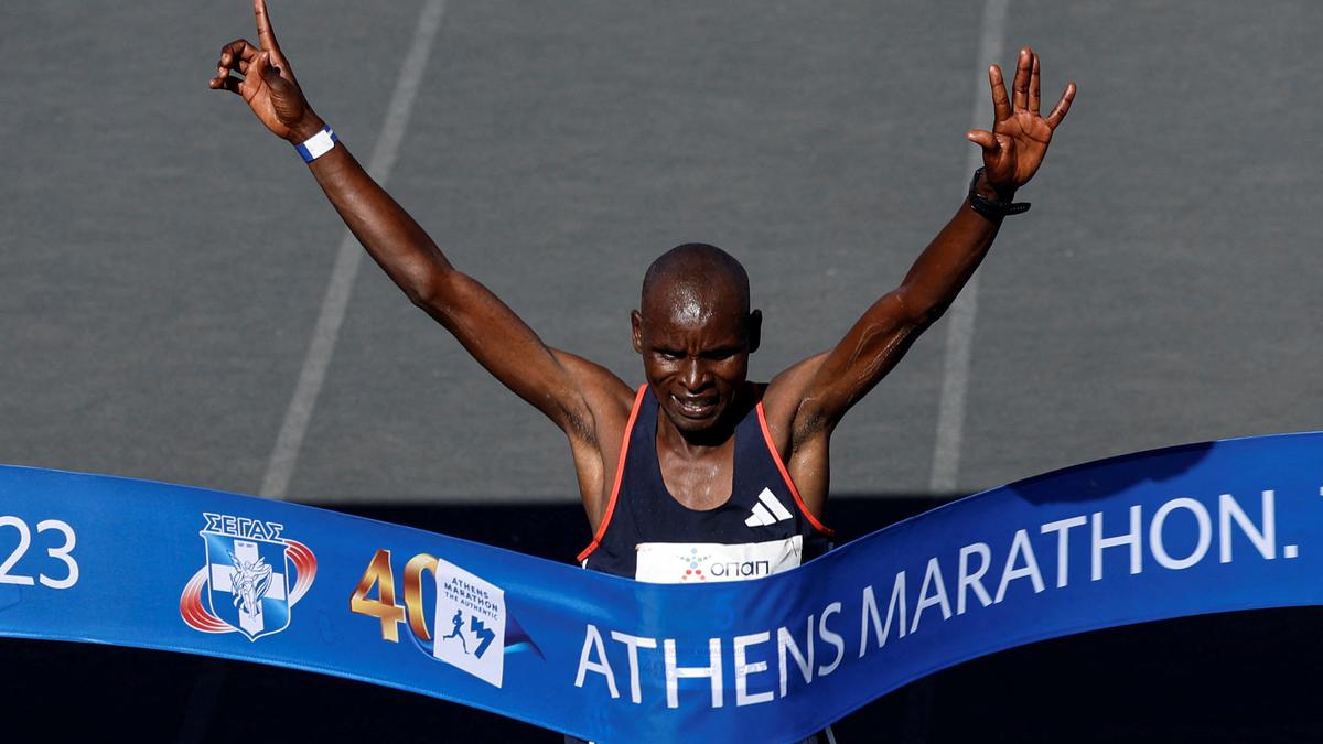 Kenya’s Edwin Kiptoo wins Athens Marathon in a course record of 21034