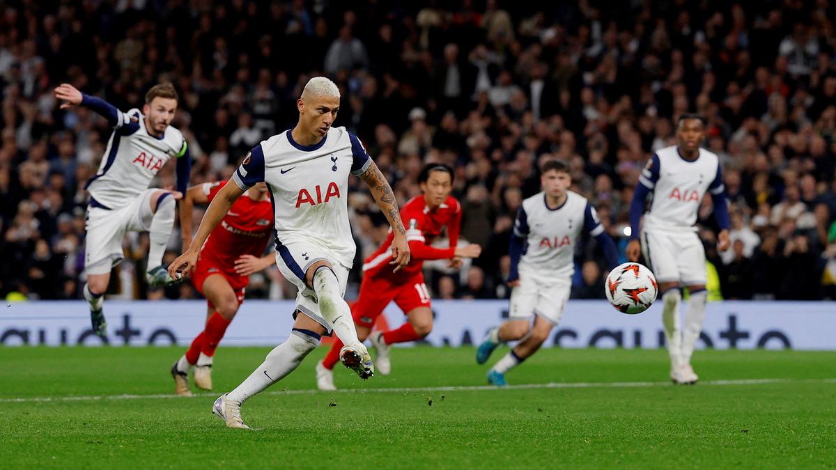 Tottenham Dominates AZ Alkmaar, Spurs Maintain Unbeatable Streak