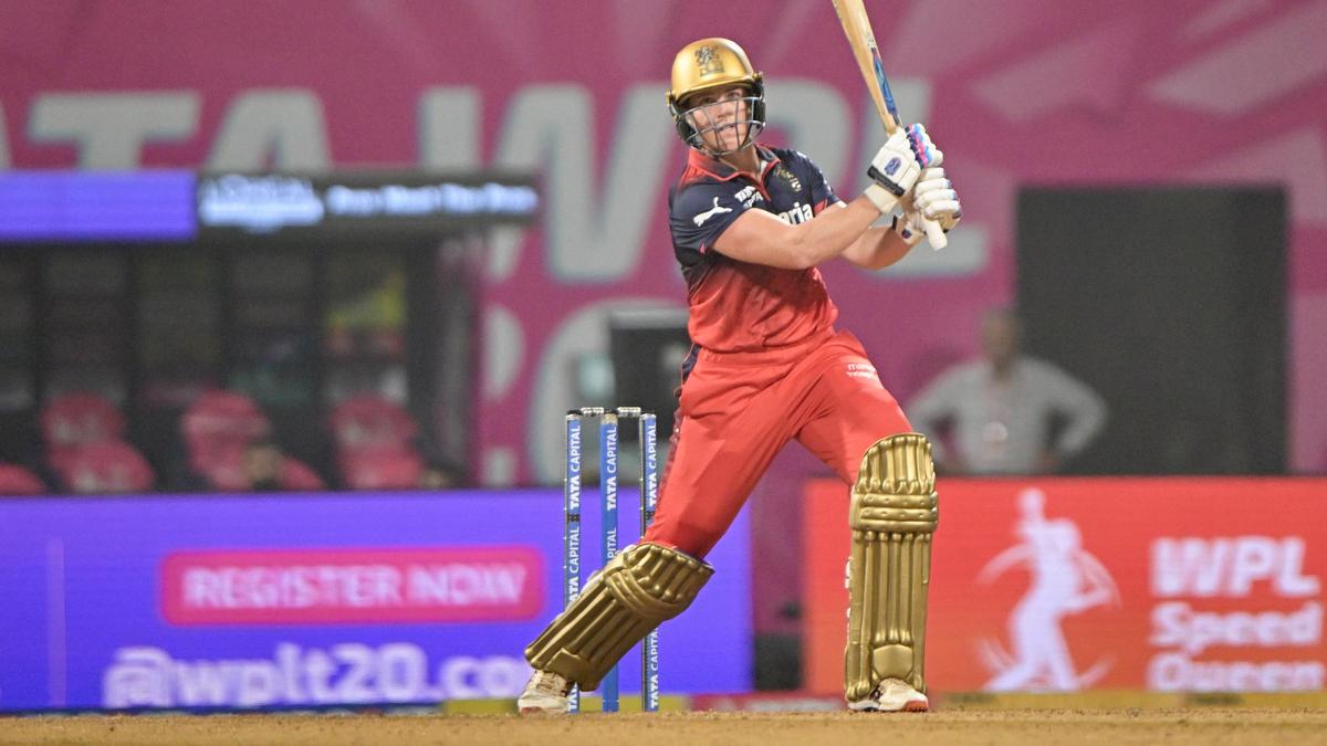 GG vs RCB Live Score, WPL 2026: Gardner gets Mandhanas Bengaluru loses third