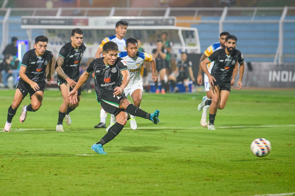 Lalremsanga Fanai of Mohammedan Sporting Club scores the equalising goal against Chennaiyin FC at the Kishore Bharati Krirangan in Kolkata.