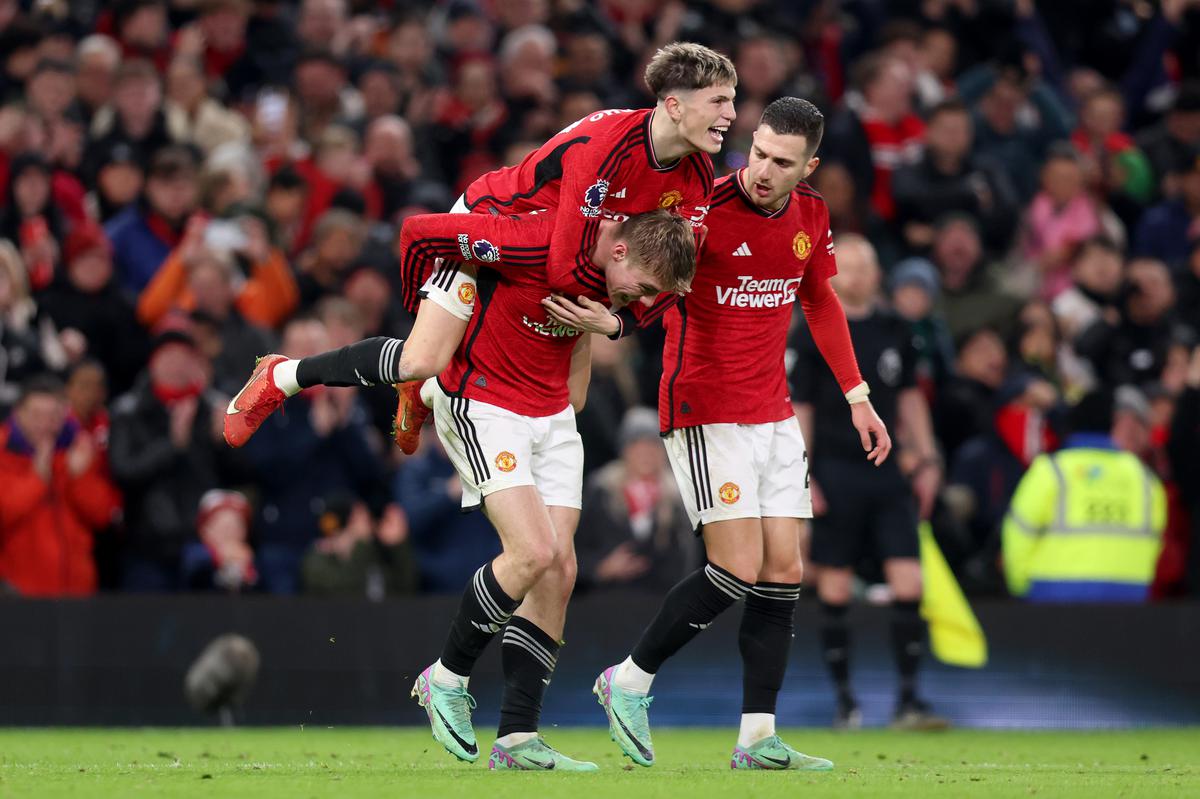 Premier League: Hojlund scores first league goal to lift Man United to 3-2  win over Villa - Sportstar