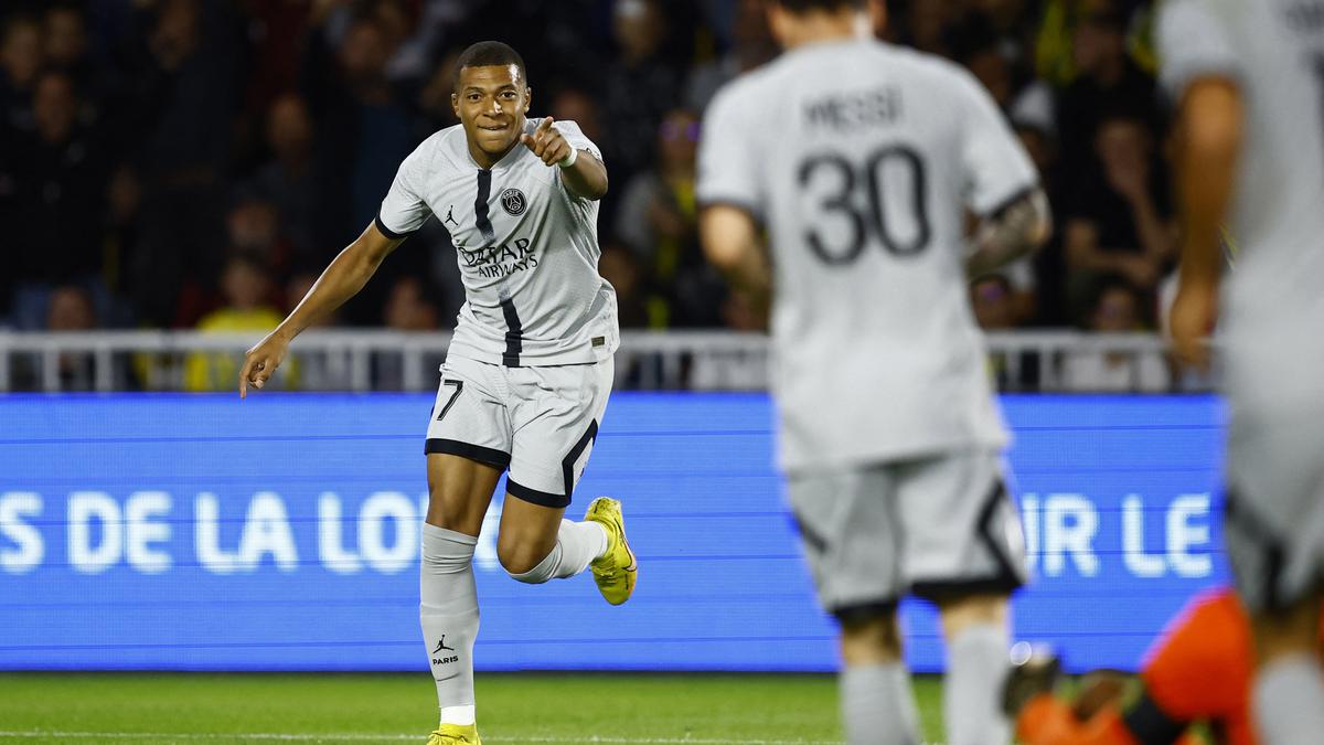 Mbappé and Messi combine as leader PSG wins 3-0 at Marseille