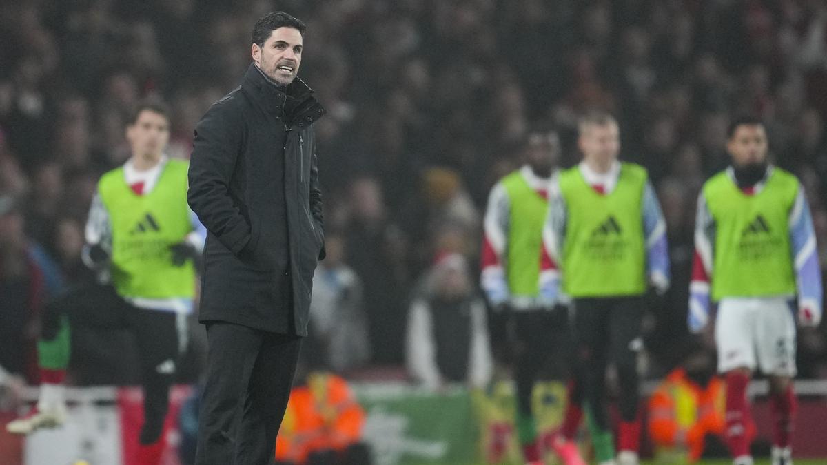 Arteta wants Arsenal to hammer away in Premier League title race