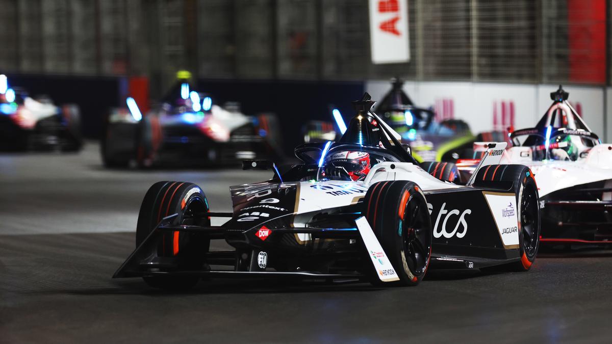 Sao Paolo E-Prix: Evans makes Formula E history wins race after starting from last