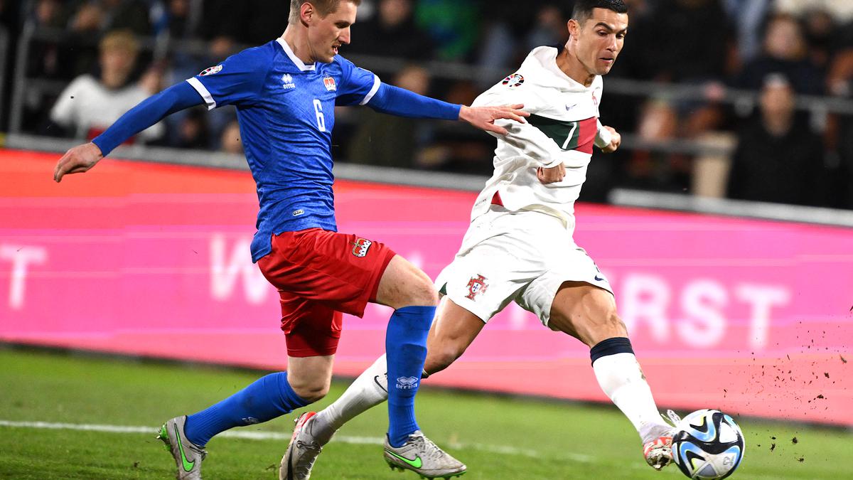 Portugal vs france euro 2024. Portugal vs Lixtenshteyn. Ложьперо II - Лихтенштейн. Метеор над Португалией 2024.