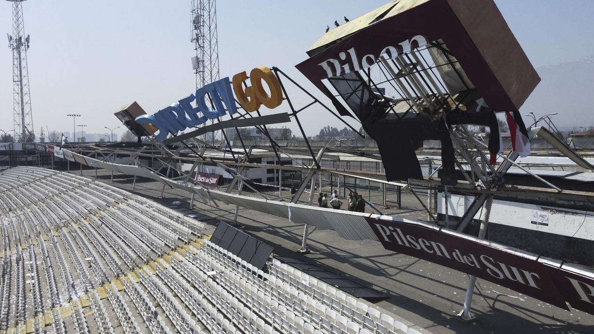 Roof collapses during Colo Colo’s open training session in Chile; several injured