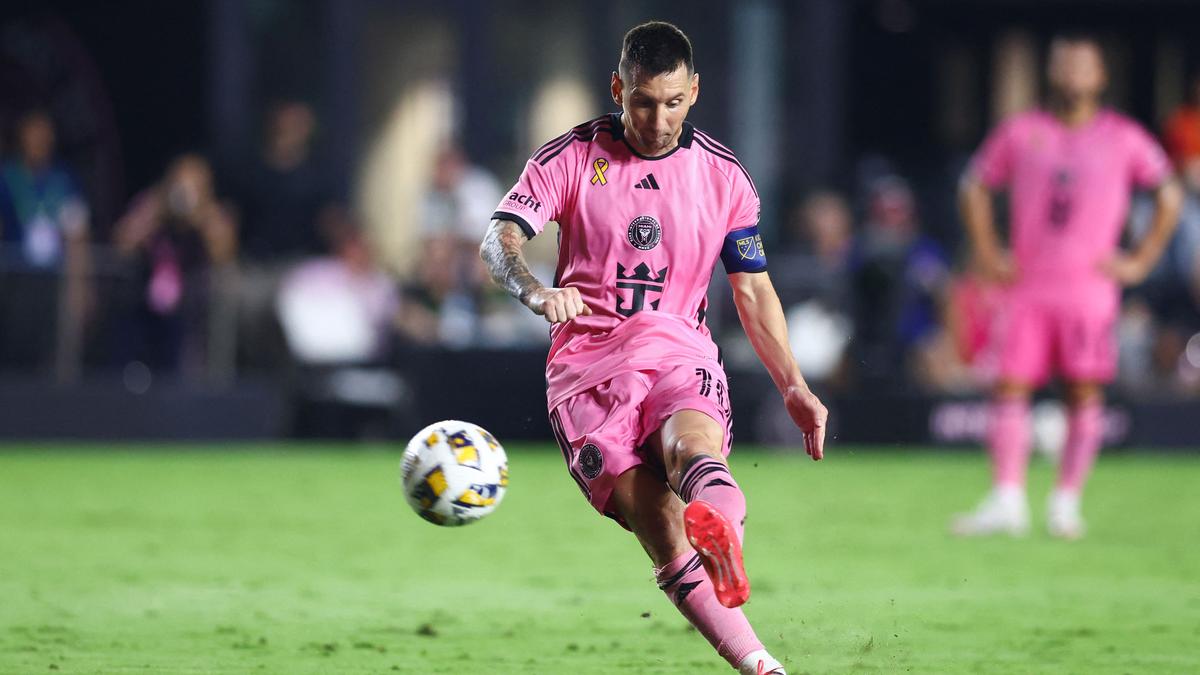 Lionel Messi anota dos goles en su regreso y lidera a Inter Miami sobre Philadelphia Union