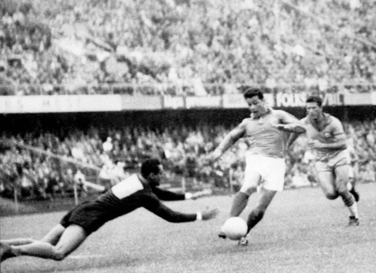 Qatar 2022 countdown: Just Fontaine, the French striker who set 1958 FIFA  World Cup alight - Sportstar