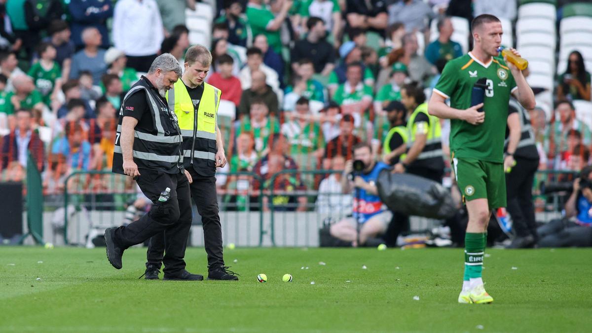 Une manifestation anti-israélienne liée à la balle de tennis perturbe le match de football Irlande-Qatar