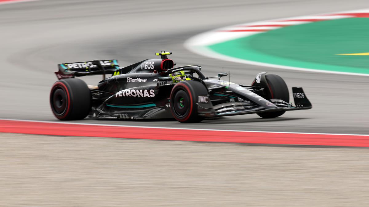 Formula 1 Hamilton hails mega job by Mercedes, focussed on next year