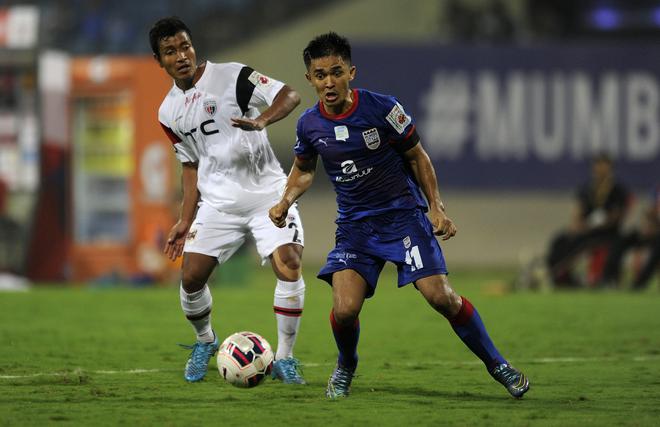 Sunil Chhetri in action for Mumbai City FC, in 2015, which is the only Indian club he played for other than BFC, in the last decade. 