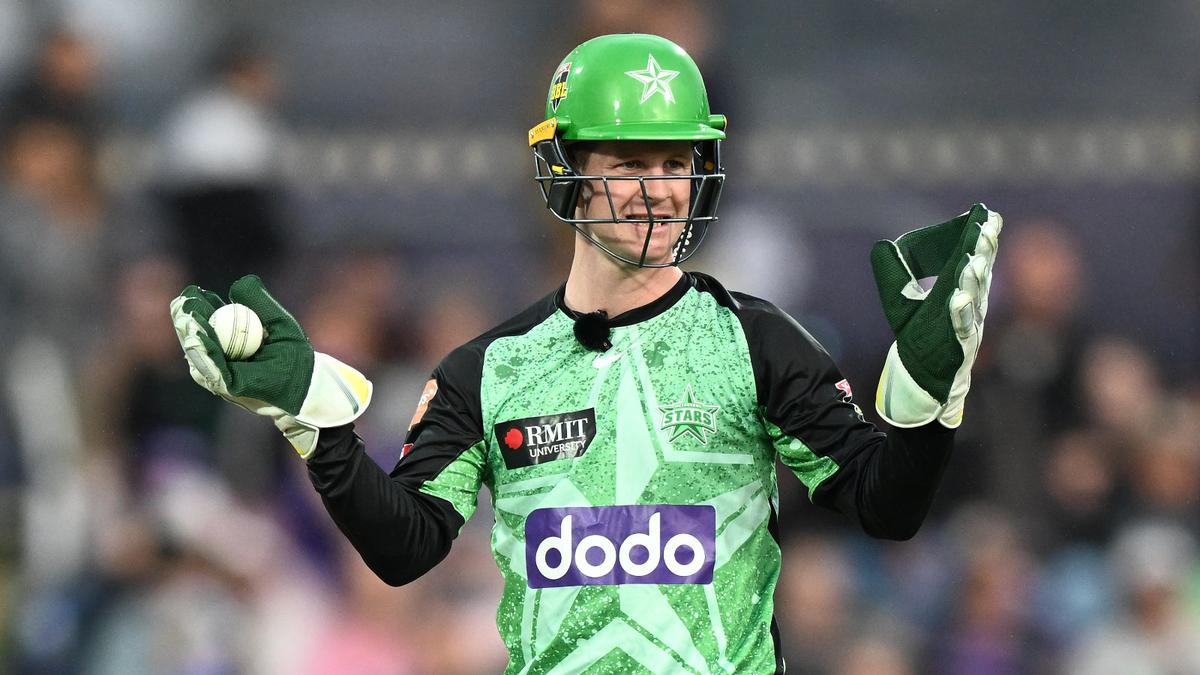 Big Bash League: Melbourne Stars keeper Harper hospitalised due to head injury