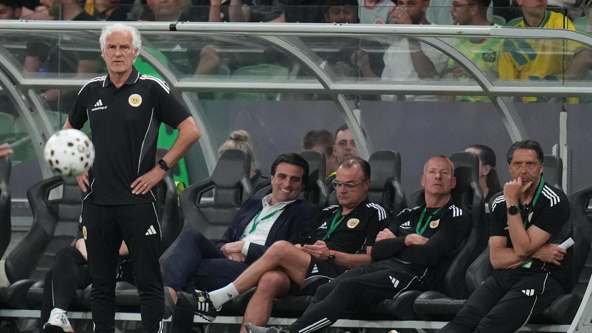 Rutten quitte son poste d’entraîneur d’Advocaat à Curaçao au milieu des rumeurs de retour avant la Coupe du Monde de la FIFA 2026