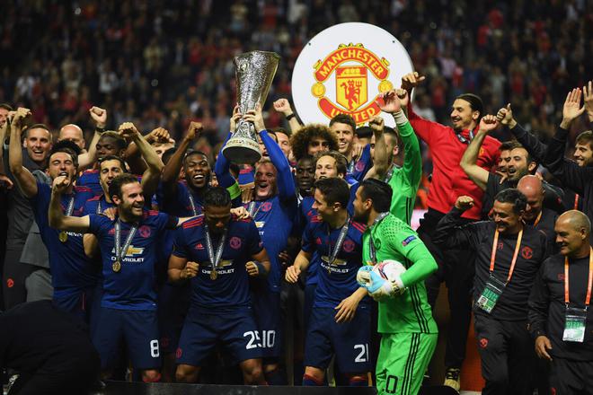 Wayne Rooney of Manchester United lifts The Europa League trophy after the UEFA Europa League Final between Ajax and Manchester United at Friends Arena on May 24, 2017, in Stockholm, Sweden. 