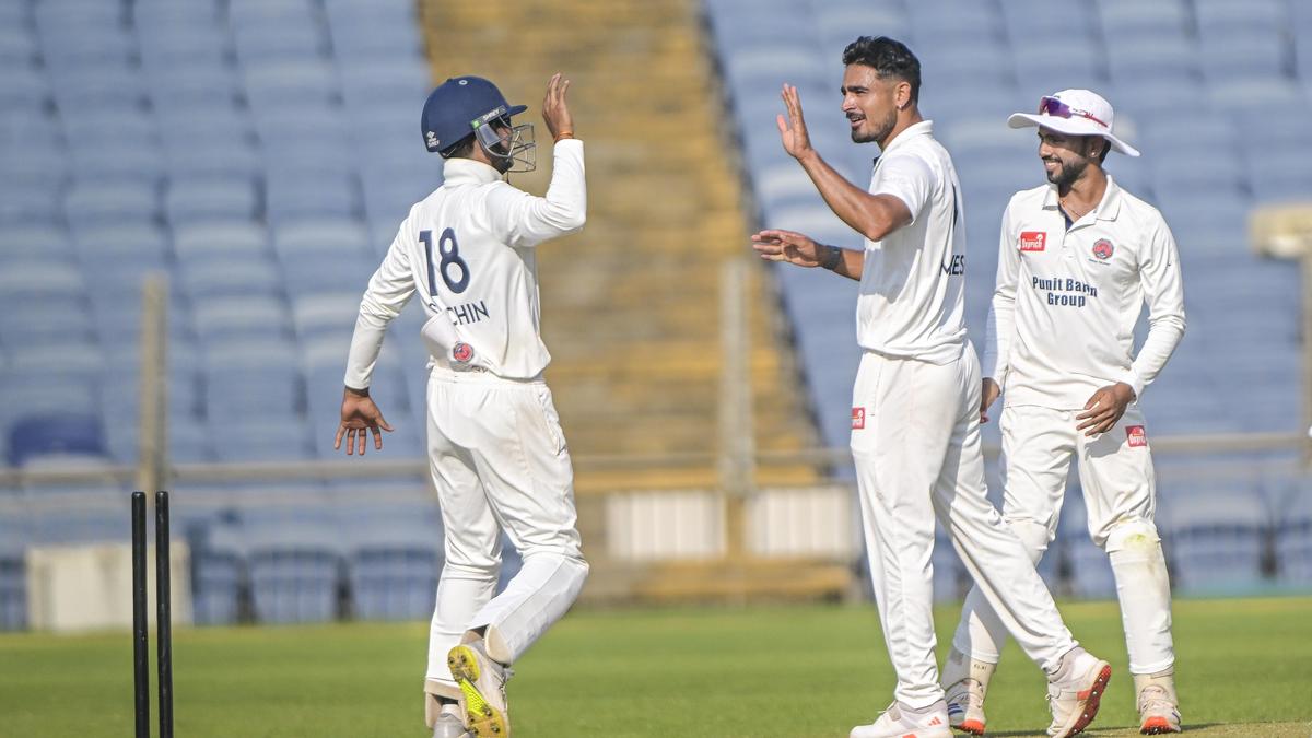 Ranji Trophy 2025-26: Mukesh, Saxena keep Maharashtra in hunt against Karnataka despite Agarwal’s heroics on Day 3