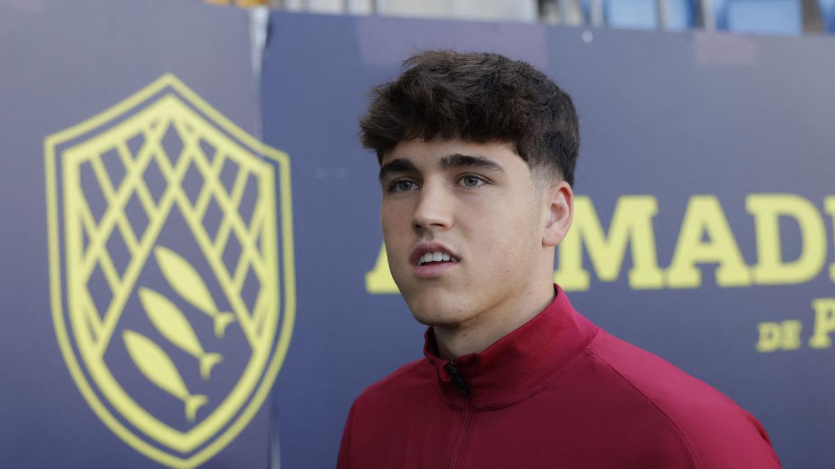 Spain call up teenager Cubarsi to replace hurt Torres in Nations League match against Denmark, Switzerland