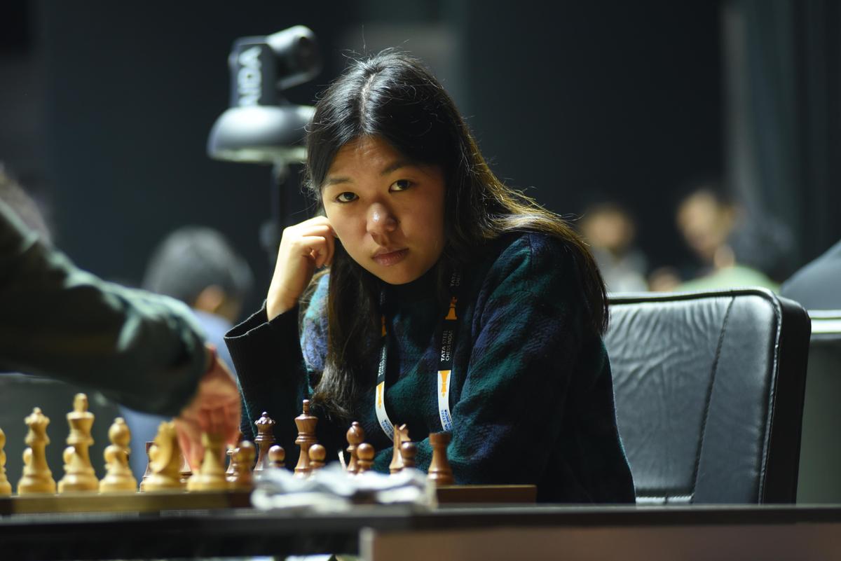 Carissa Yip dos EUA, a líder do dia, em ação.