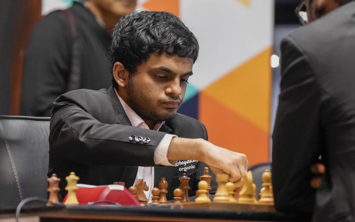 Tata Steel Chess: Nihal Sarin takes the lead alone| Roadsleeper.com