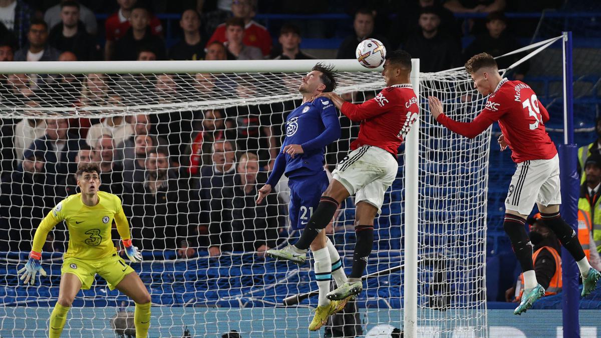 Premier League: Late Casemiro goal earns United 1-1 draw at Chelsea