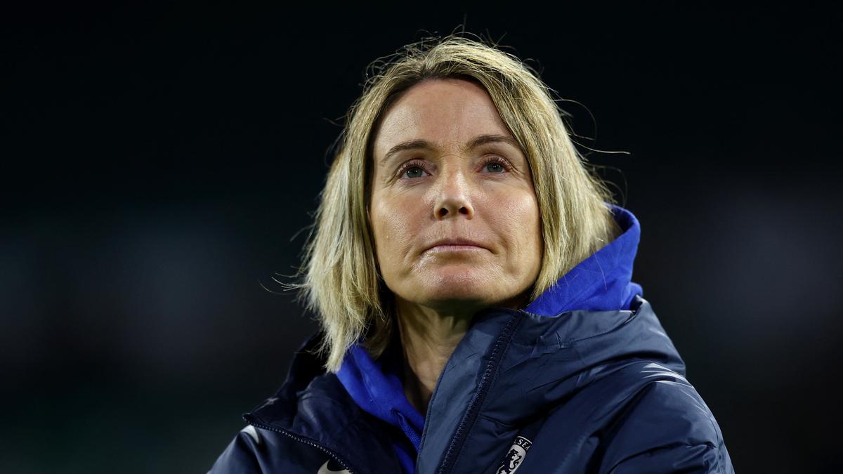 Homophobic abuse of Kerr and Mewis is ’unacceptable,’ says Chelsea manager Bompastor