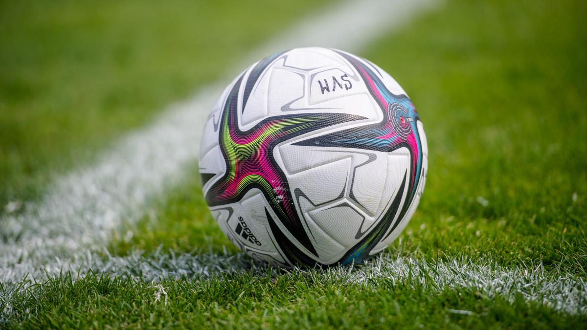 Polícia espanhola prende 57 torcedores por briga antes do jogo Granada x Cádiz em outubro