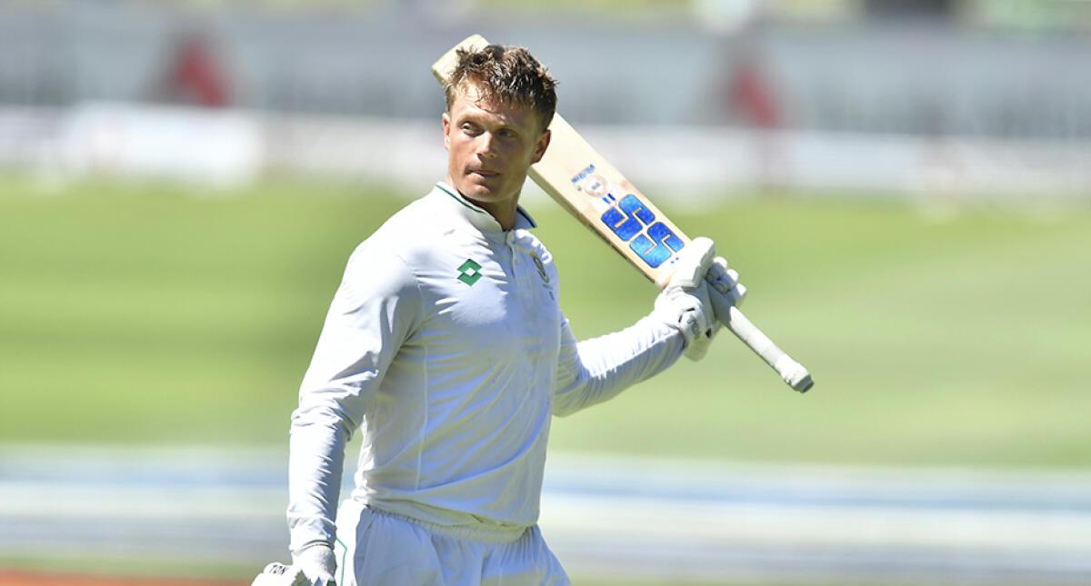 Ryan Rickelton, da África do Sul, sai após seus 259 passes contra o Paquistão.