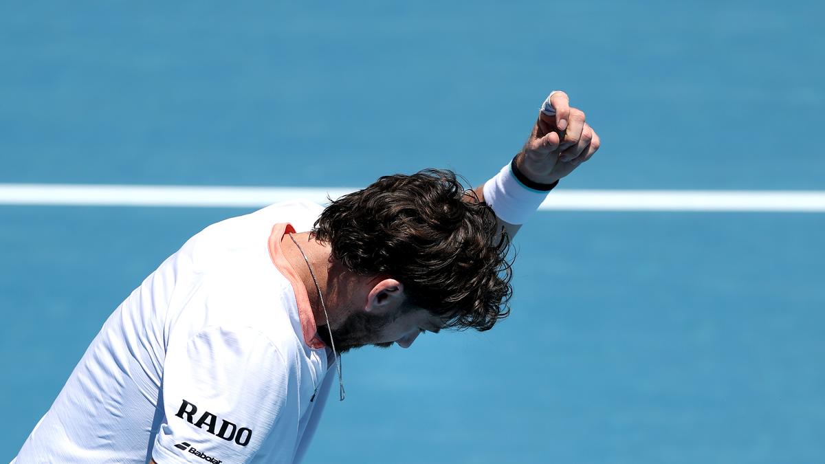 Auckland Open 2025: Cameron Norrie accidentally hits spectator with thrown racquet