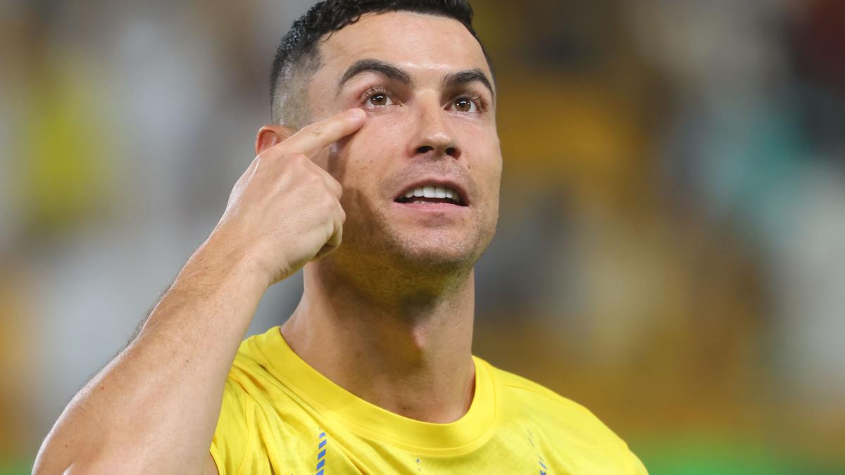 Al Nassr [2] - 1 Damac - Cristiano Ronaldo 57' (Free-kick) : r/soccer
