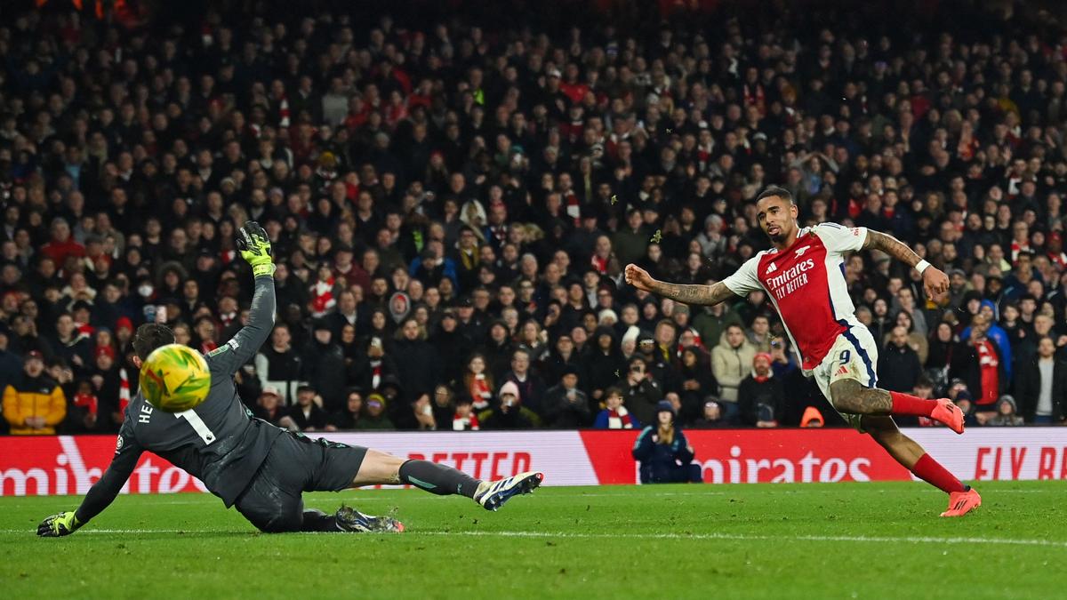 League Cup: Gabriel Jesus scores a hat trick as Arsenal reaches semifinals