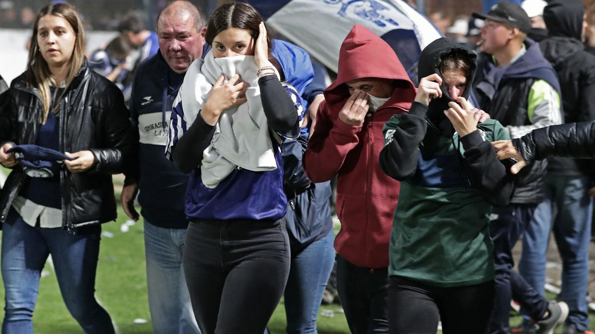 Fan dies in Argentina, match abandoned as players forced off due to tear gas