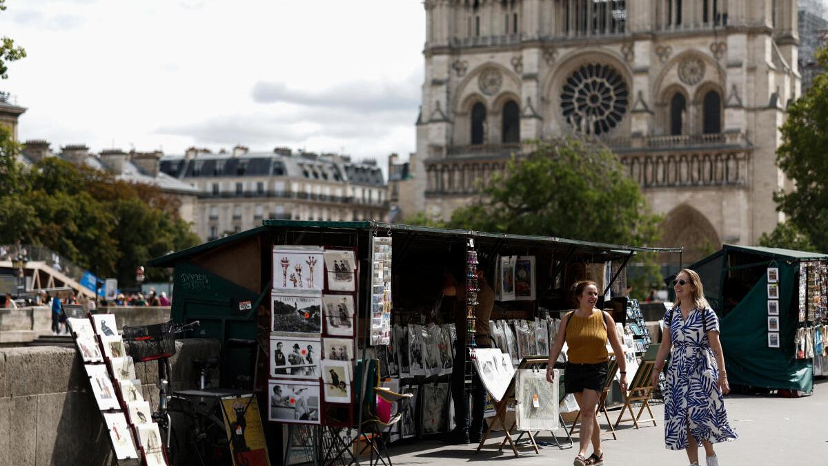 Olympics threaten to erase a symbol of Paris, say riverside booksellers