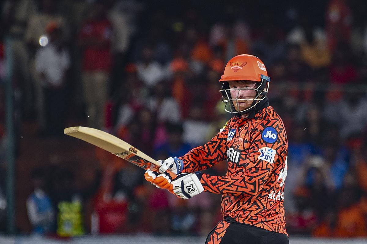 Heinrich Klaasen plays a shot against Punjab Kings.