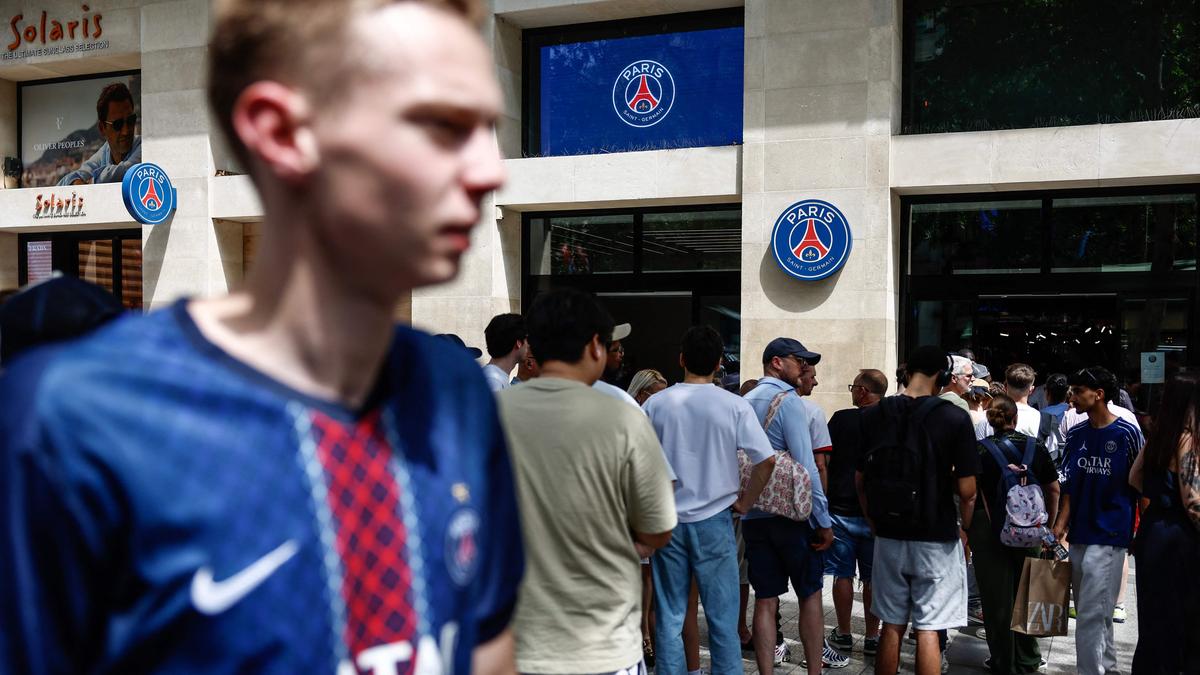 Le PSG remporte l’UEFA Champions League – La police parisienne arrête des dizaines de personnes après des violences lors des célébrations