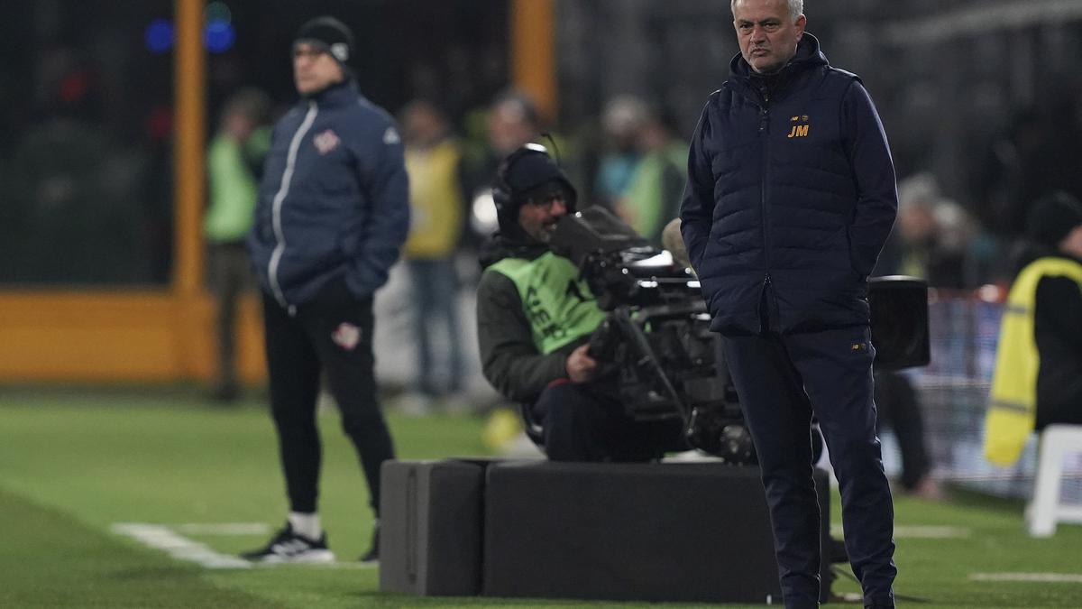 Jose Mourinho’s two-match ban suspended, in dugout for Juve clash